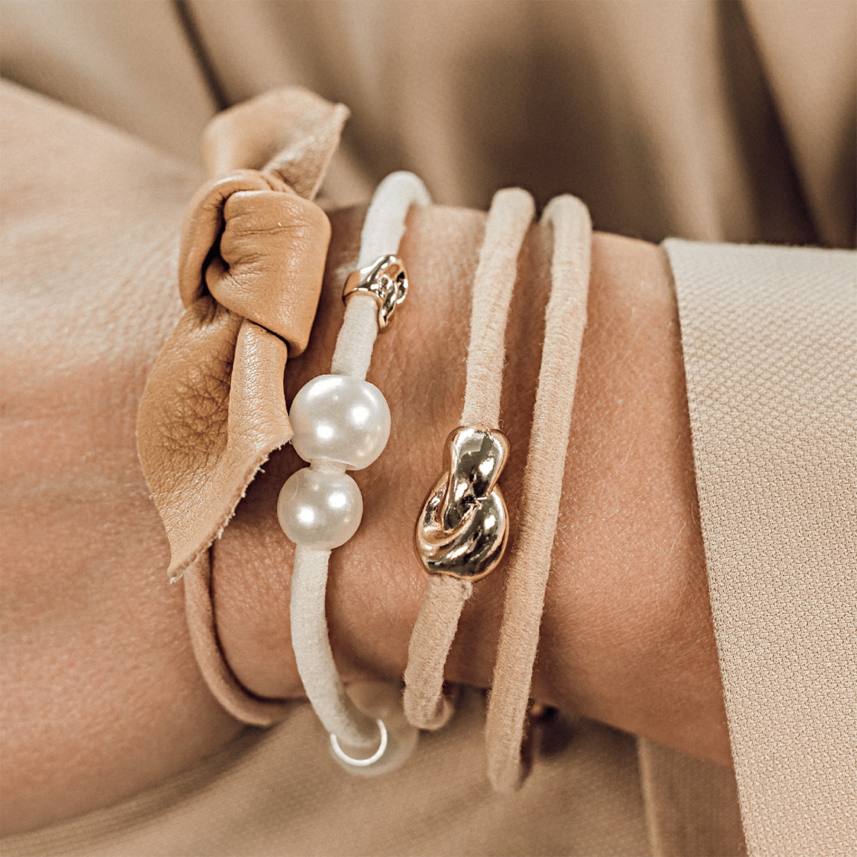 Leather Bow Small Hair Tie Camel