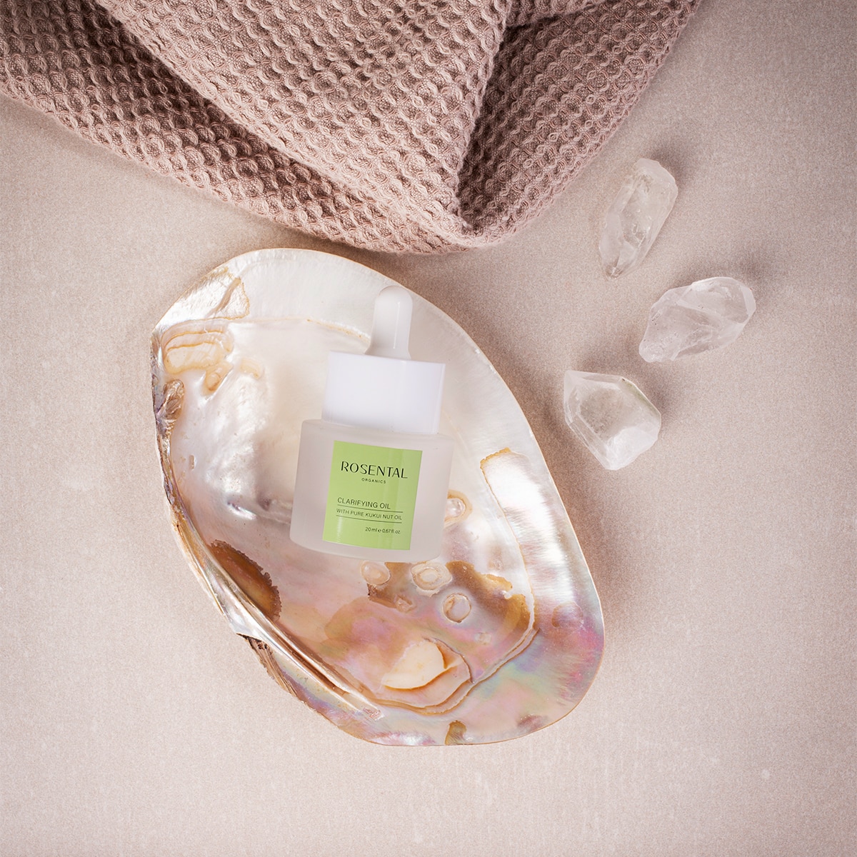 Clarifying Oil with Pure Kukui Nut Oil