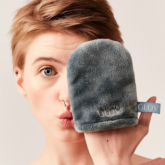 Ultra Soft Make-up Removal Mitt - Grey