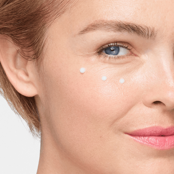 Regenerierende Augenpflege mit Hyaluron