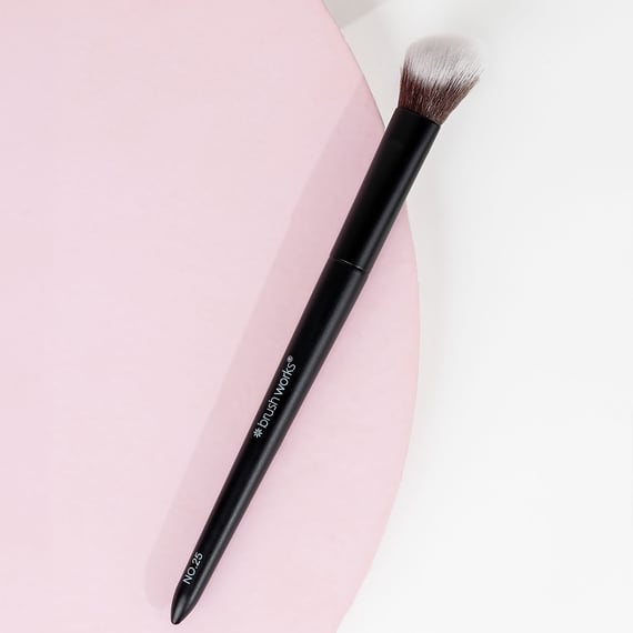 No. 25 Brightening Concealer Brush