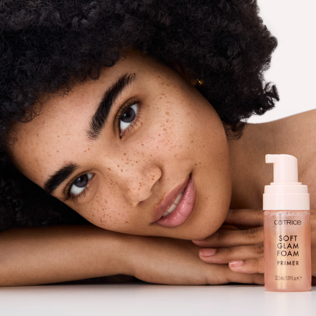 Soft Glam Foam Primer-  010 Beyond The Cloud