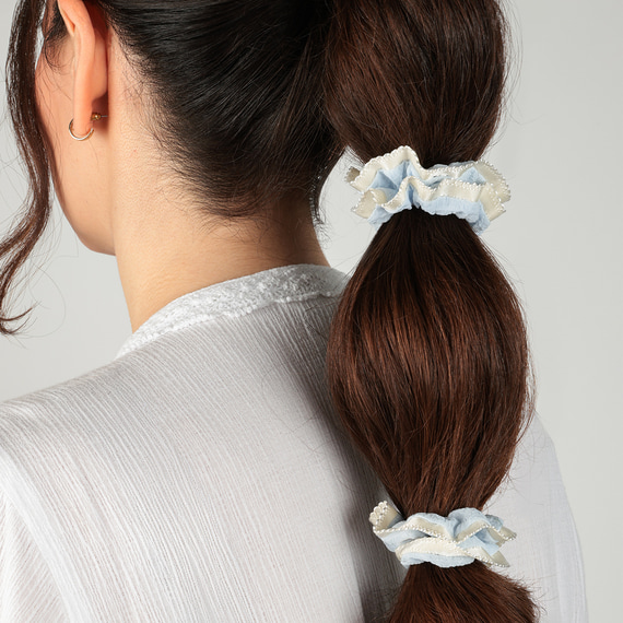 Scrunchies mit Spitze - Crème & Hellblau