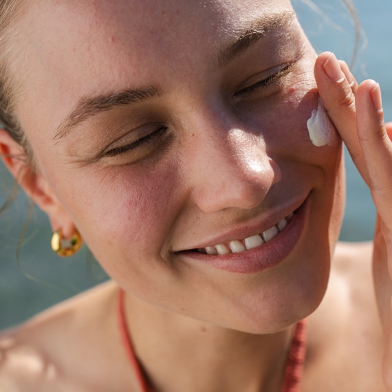 Face Oil-Free Fluid SPF50+
