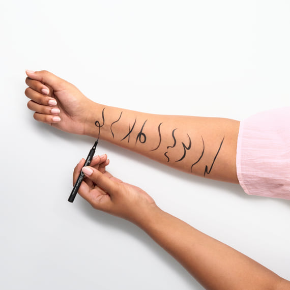 Tiny Tip Liner Waterproof - 01 Deep Black