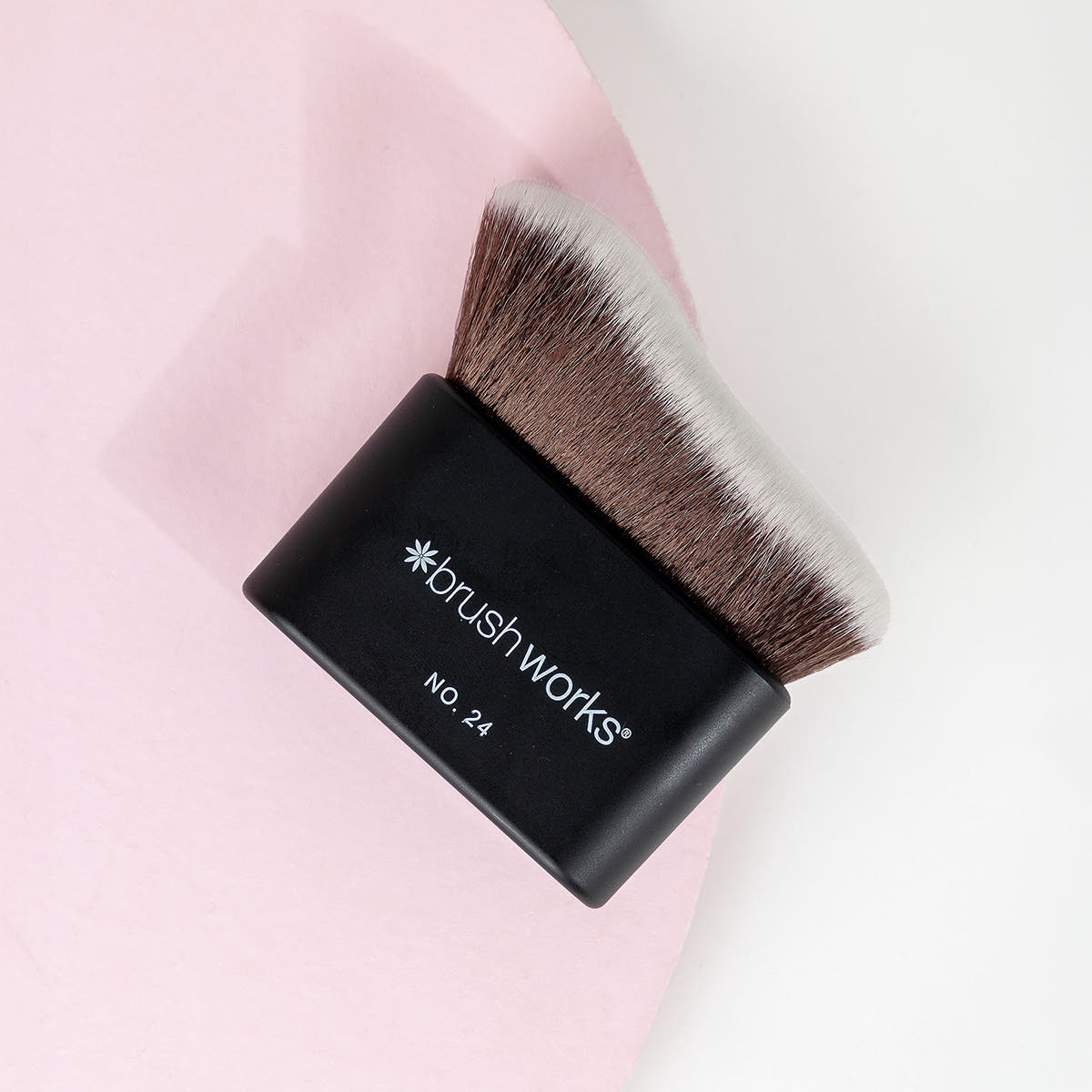 No. 24 Blending Face & Body Brush