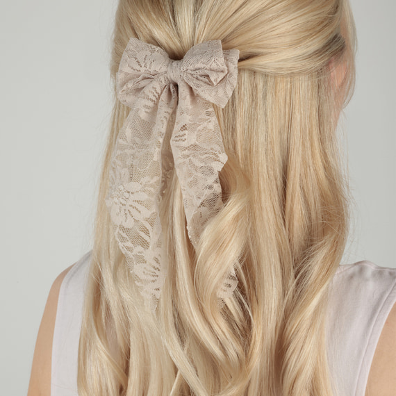Fermaglio Con Fiocco In Pizzo - Beige