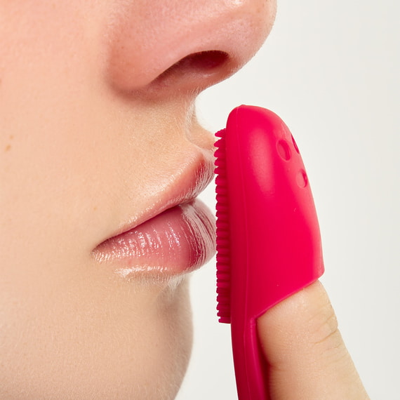 Lip Scrubber