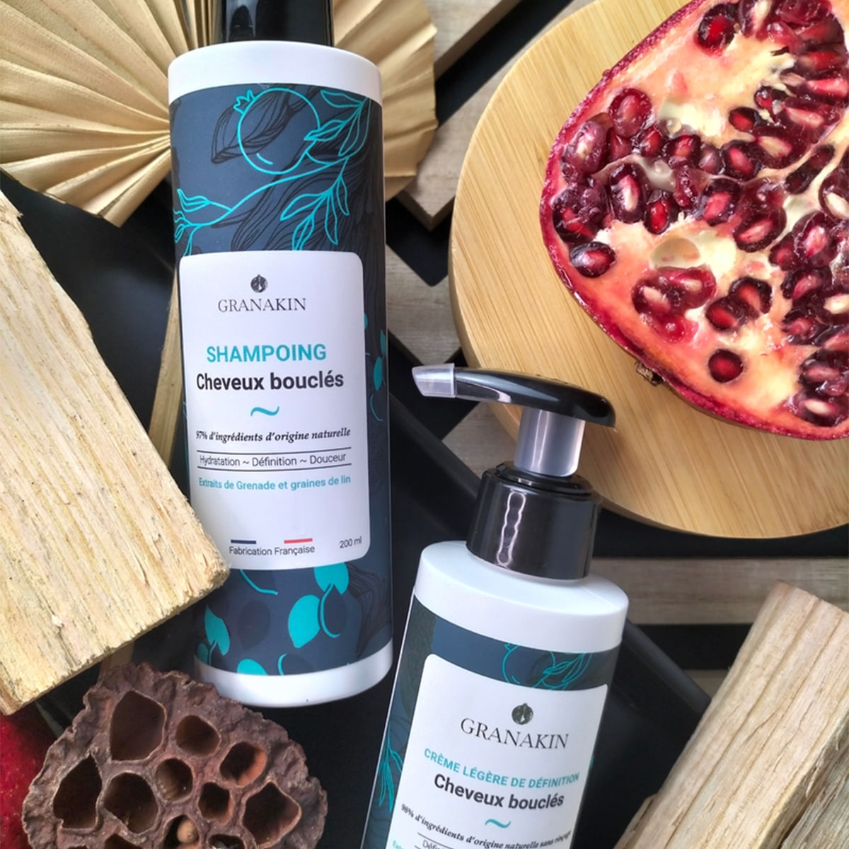 Crème lègère de définition cheveux bouclés