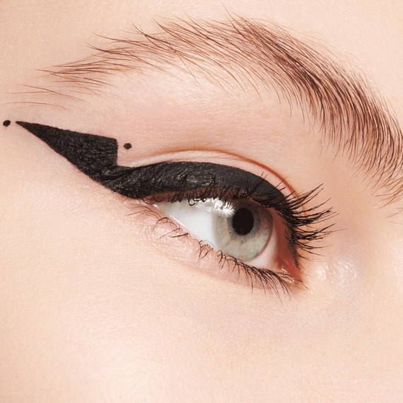 Tiny Tip Liner Waterproof - 01 Deep Black