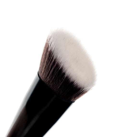 No. 9 Angled Flat Top Foundation Buffing Brush