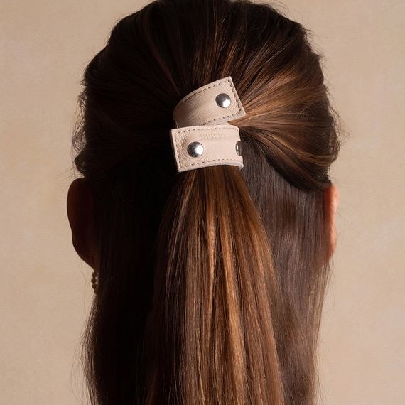 Leather Band Short Bendable Rivets Cream / Silver Rivets
