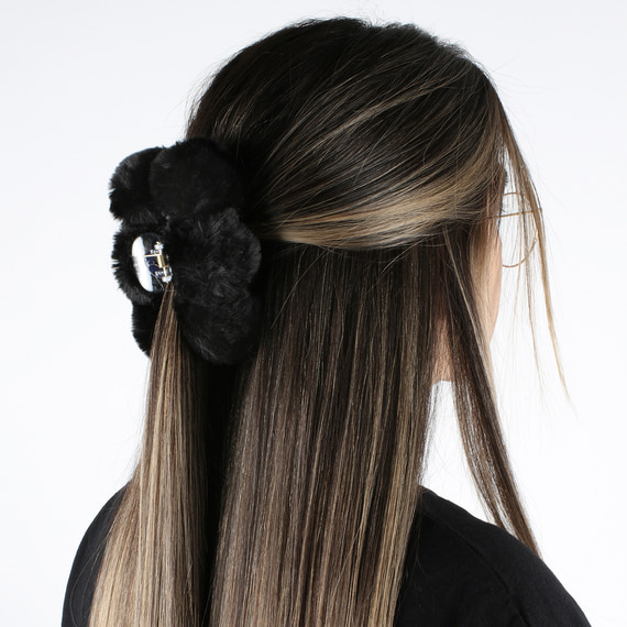 Pince à Cheveux en Fausse Fourrure avec Pompons