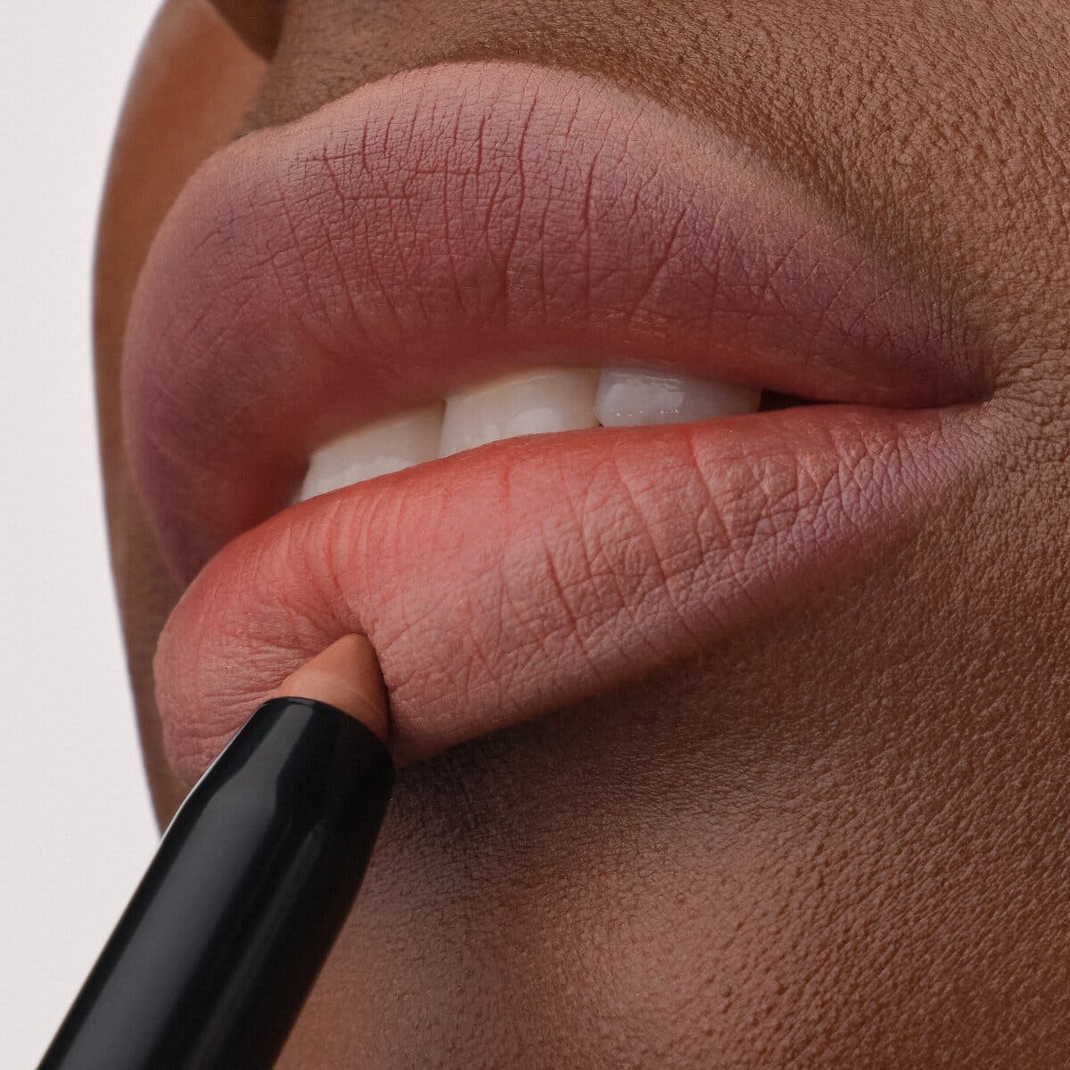 Blur-Real Lip Shaper - 060 Curved
