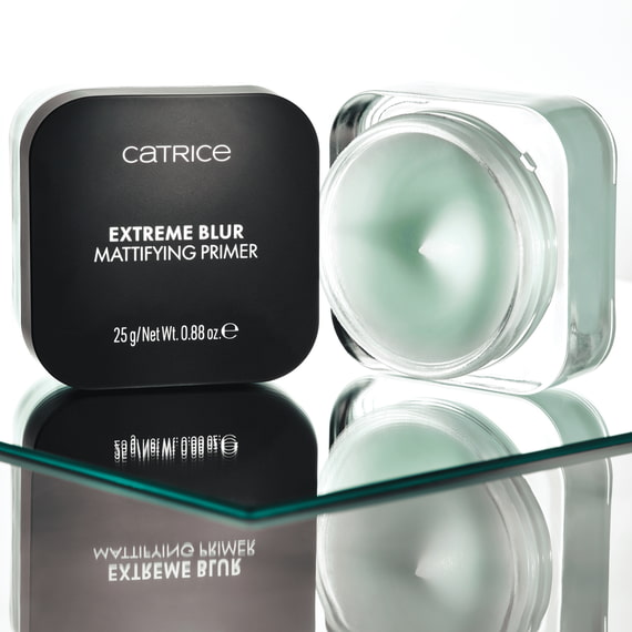 Extreme Blur Mattifying Primer
