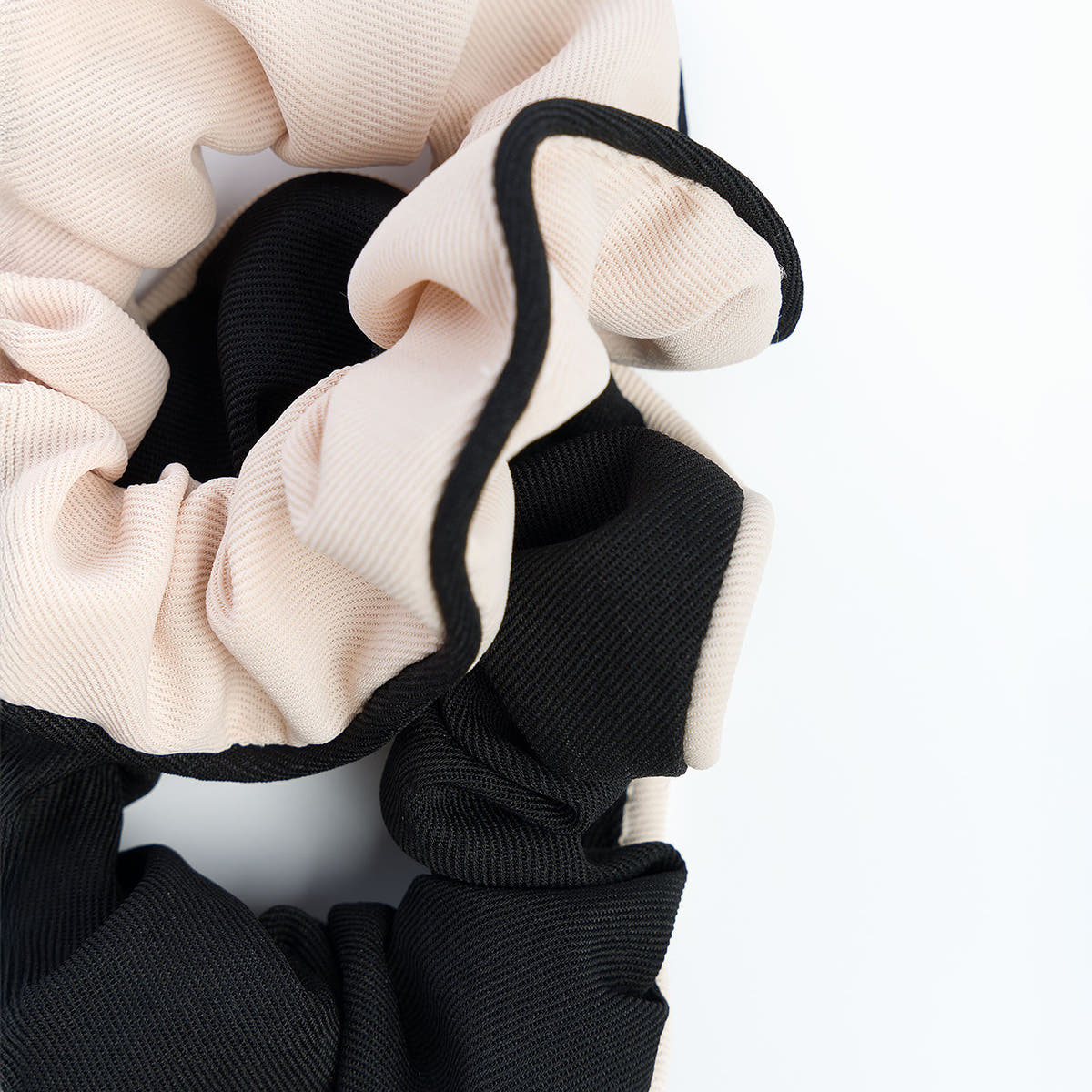 Contrast Scrunchies 