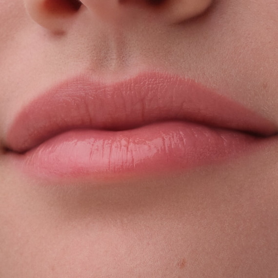 Bare Touch Lip Oil Balm - 020 Feelin' Pretty