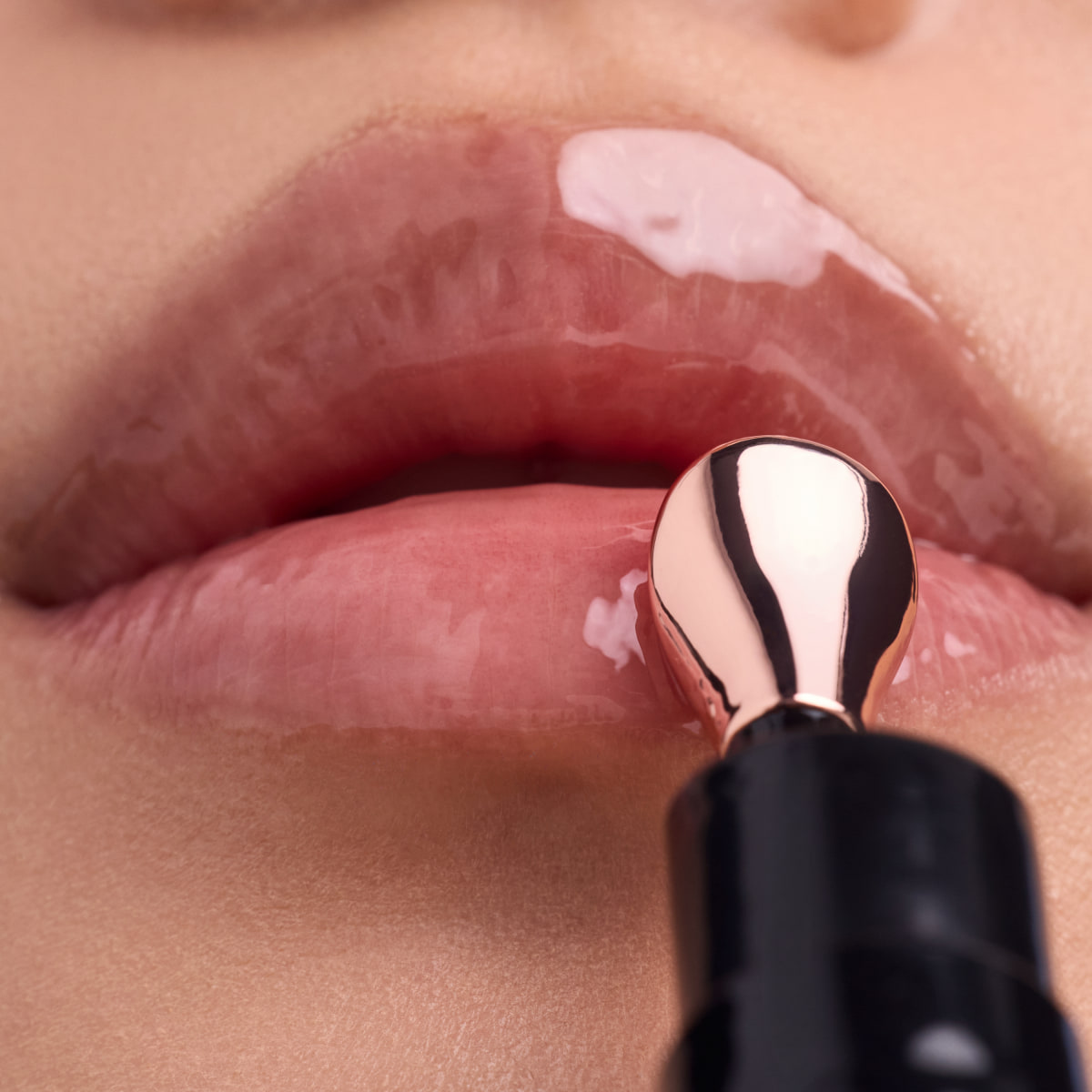 Volume Shot Lip Plumper - 010 Glass Glow