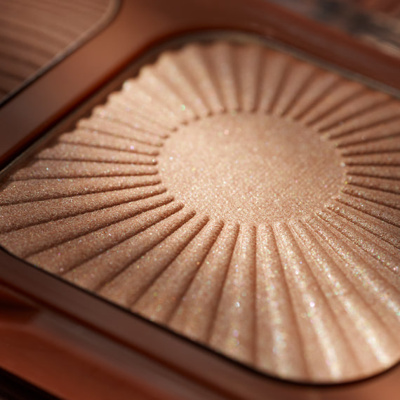 Holiday Skin Bronze & Glow Palette - 010 Out Of Office