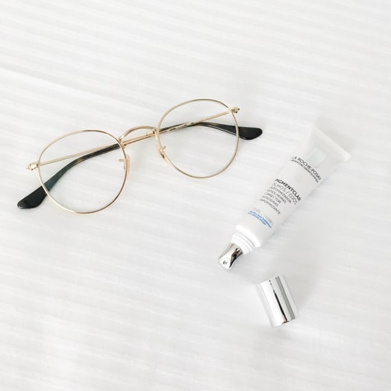 Eye care against age-related pigment spots