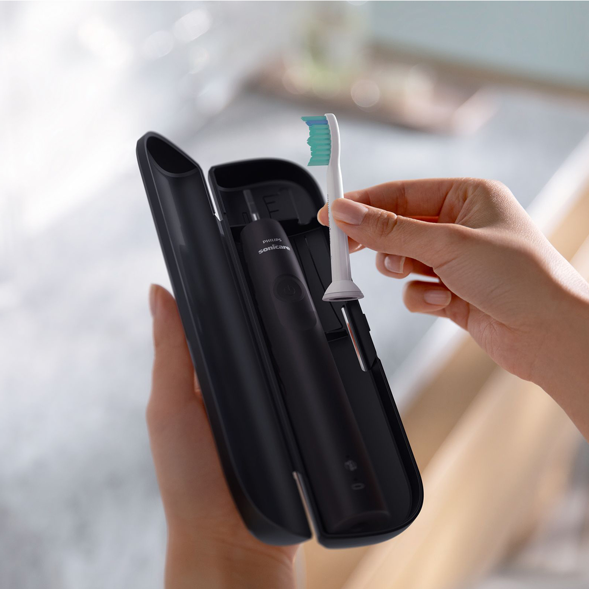 3100 series Electric sonic toothbrush HX3673/14