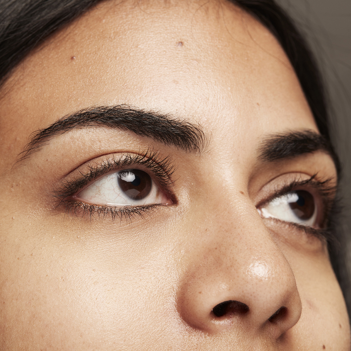 On The Rise Lash Booster Grey