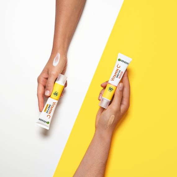 Vitamine C Fluide solaire quotidien Glow avec SPF 50
