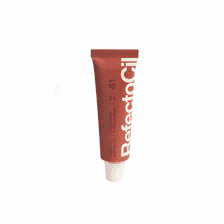 Augenbrauen  und Wimpernfarbe Rot