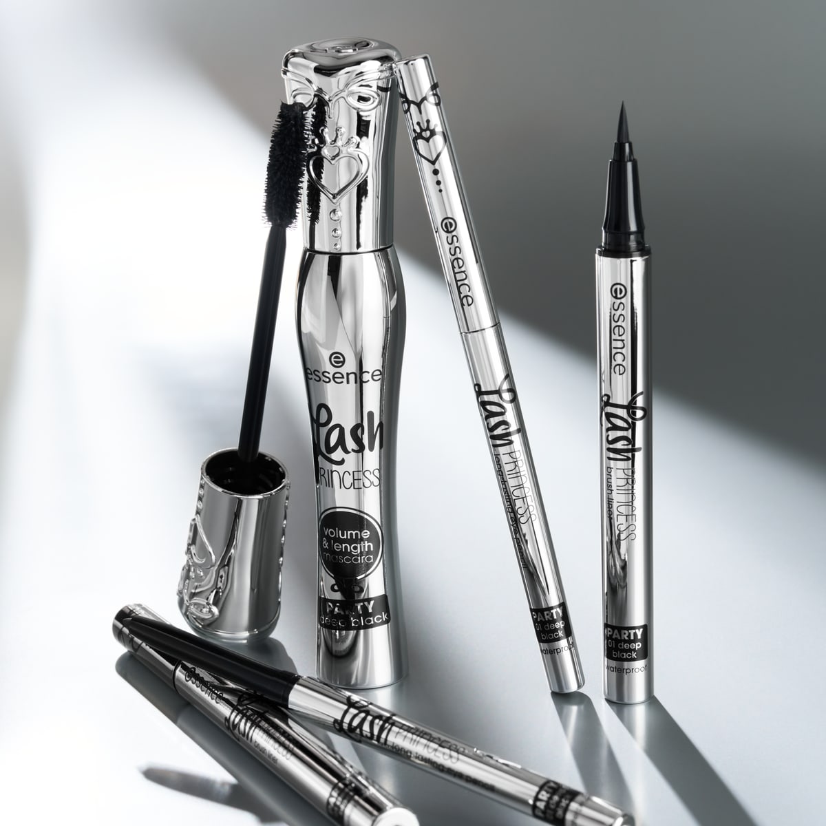 Lash Princess Brush Liner Party - 01 Deep Black Waterproof