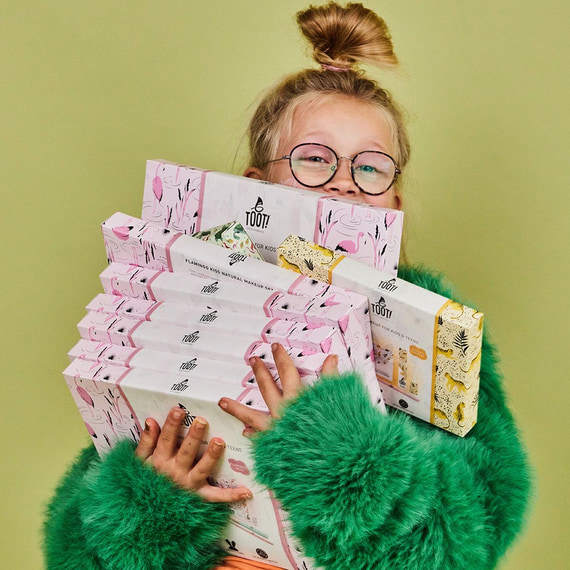 Flamingo Kiss Natural Makeup Box Set