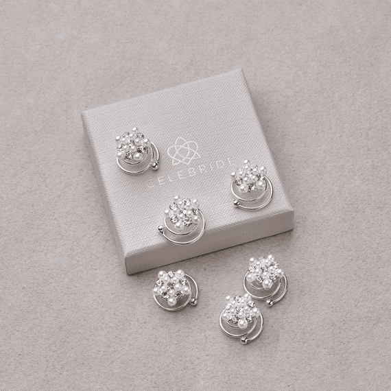Riccioli con perle bianche e strass