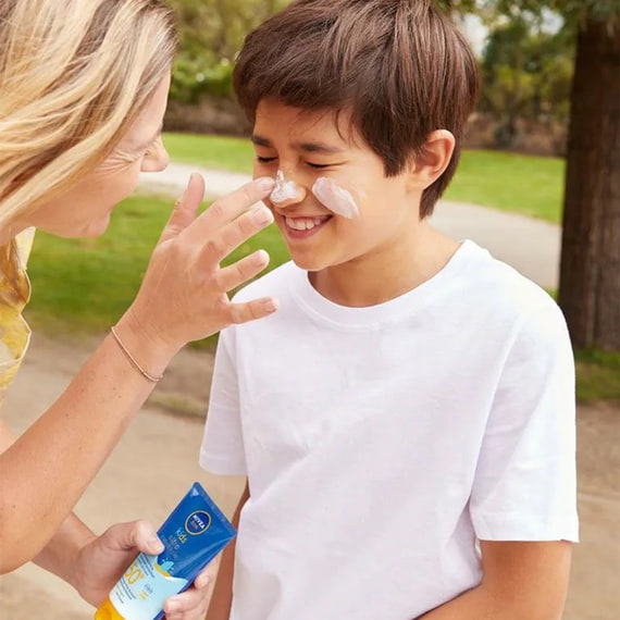 Kids Ultra Protect & Play Lozione Solare SPF50+