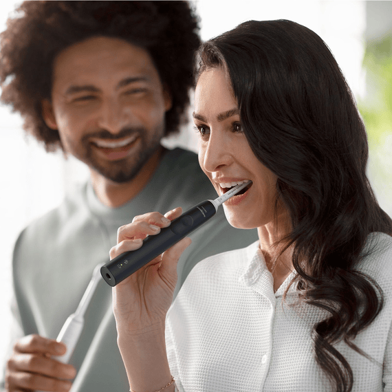 3100 series Electric sonic toothbrush HX3673/14