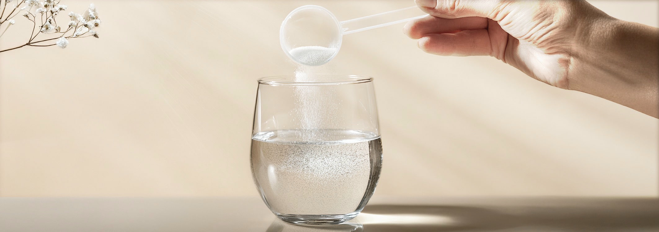 verre avec eau et cuillere a poudre