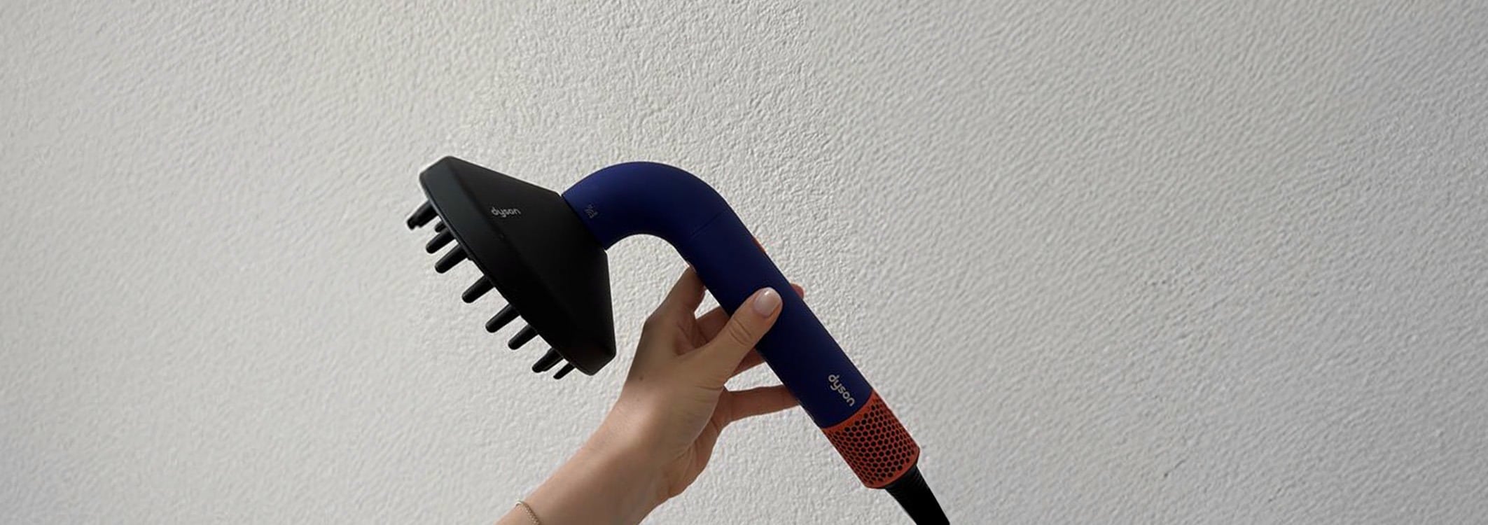 Diffusor Aufsatz von Dyson mit weissem Hintergund