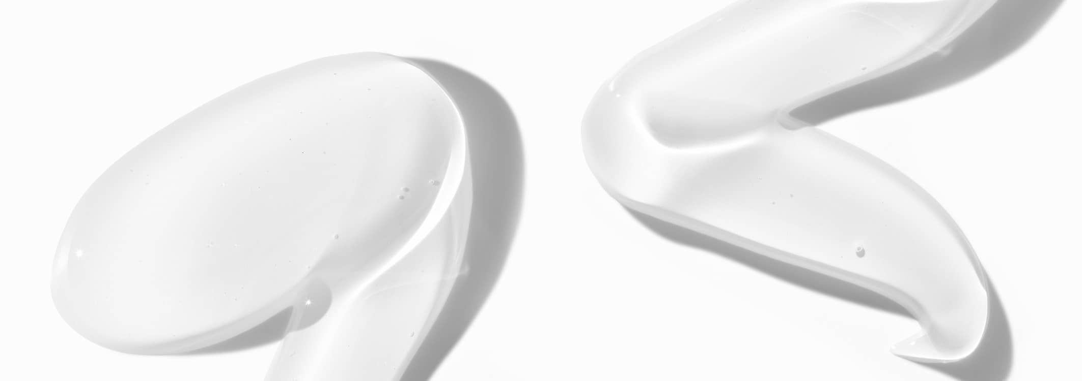 La texture du masque semble gélatineuse sur un fond blanc
